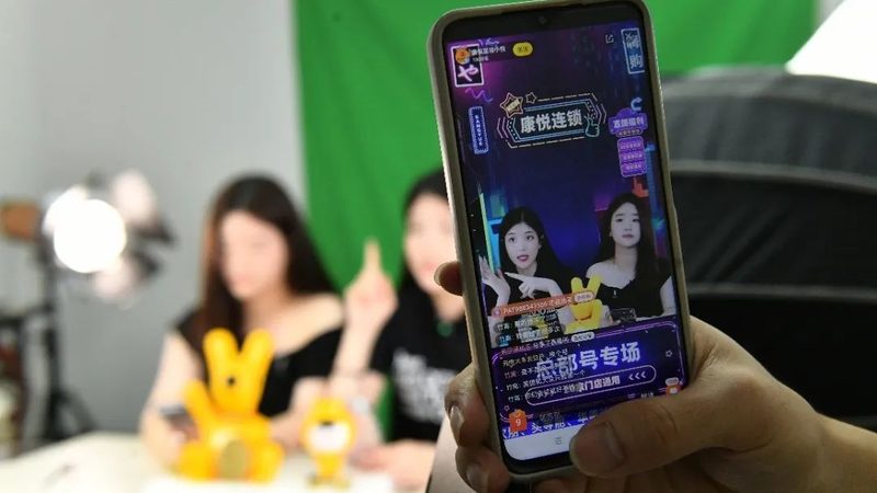 飘窗防水补漏：聚氨酯与丙纶材料大揭秘